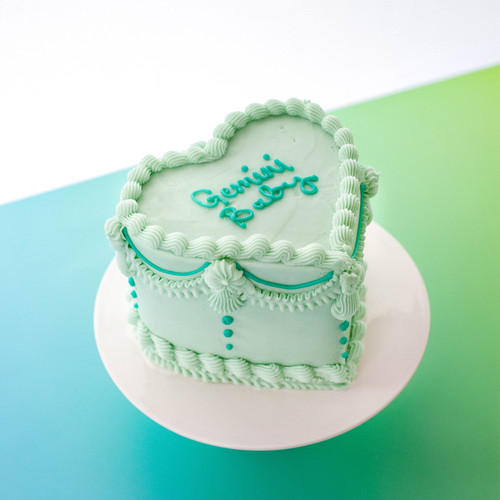 SusieBlue Vintage Heart Cake view 1