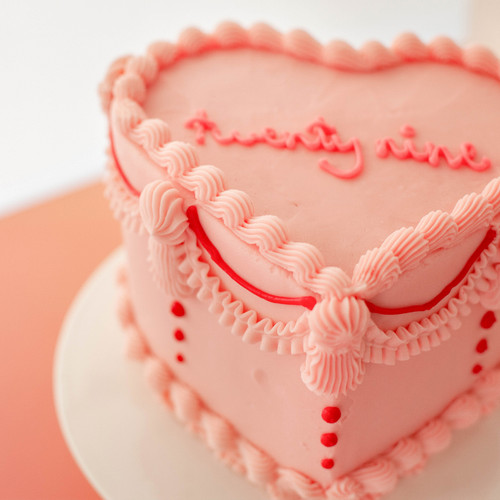 SusiePink Vintage Heart Cake View 2