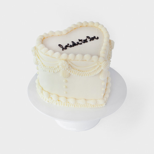 White Vintage Heart Cake view 2