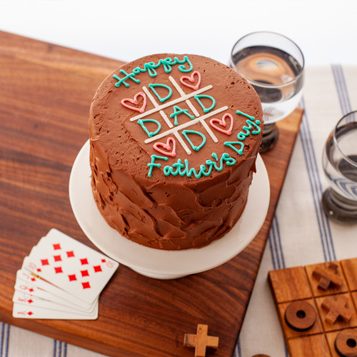 Tic Tac Toe Dad Cake View 2
