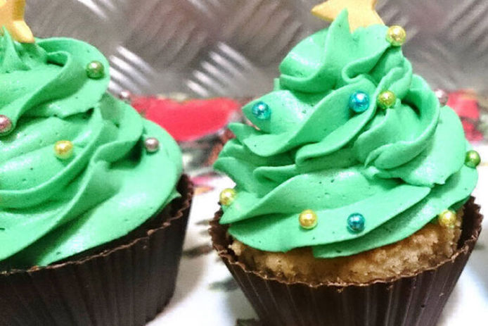 How to make Christmas Tree cupcakes 